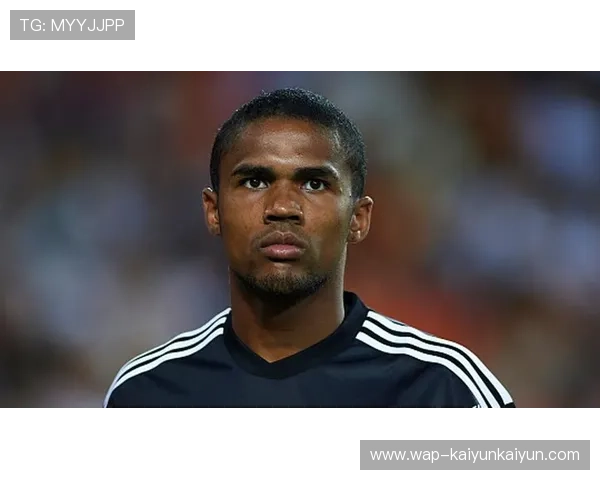 尤文图斯边锋道格拉斯·科斯塔加盟切沃，参加意丁联赛