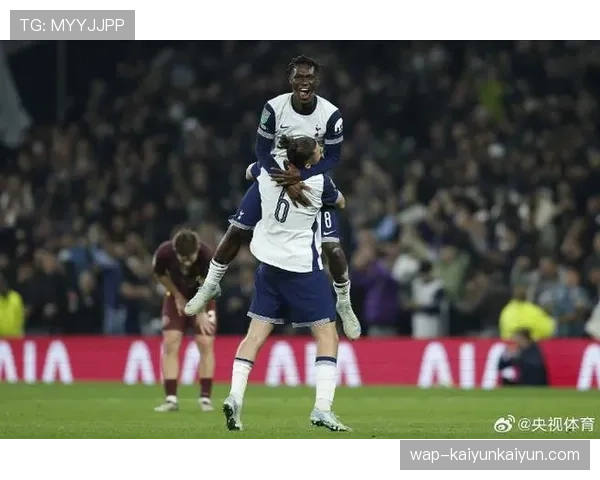 热刺2-1逆转击败阿斯顿维拉，麦迪逊伤停补时阶段绝杀